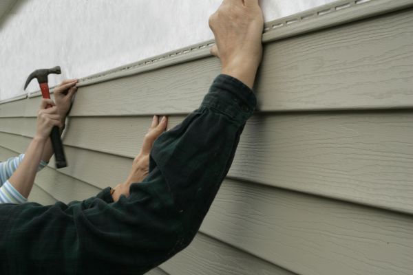 Cost of Insulated Siding Installation in Brentwood