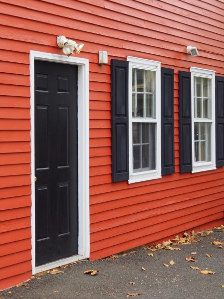Cost of Red Vinyl Siding Installation in Brentwood