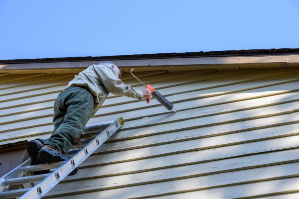 Cost of Vinyl Siding Caulk Repair in Brentwood